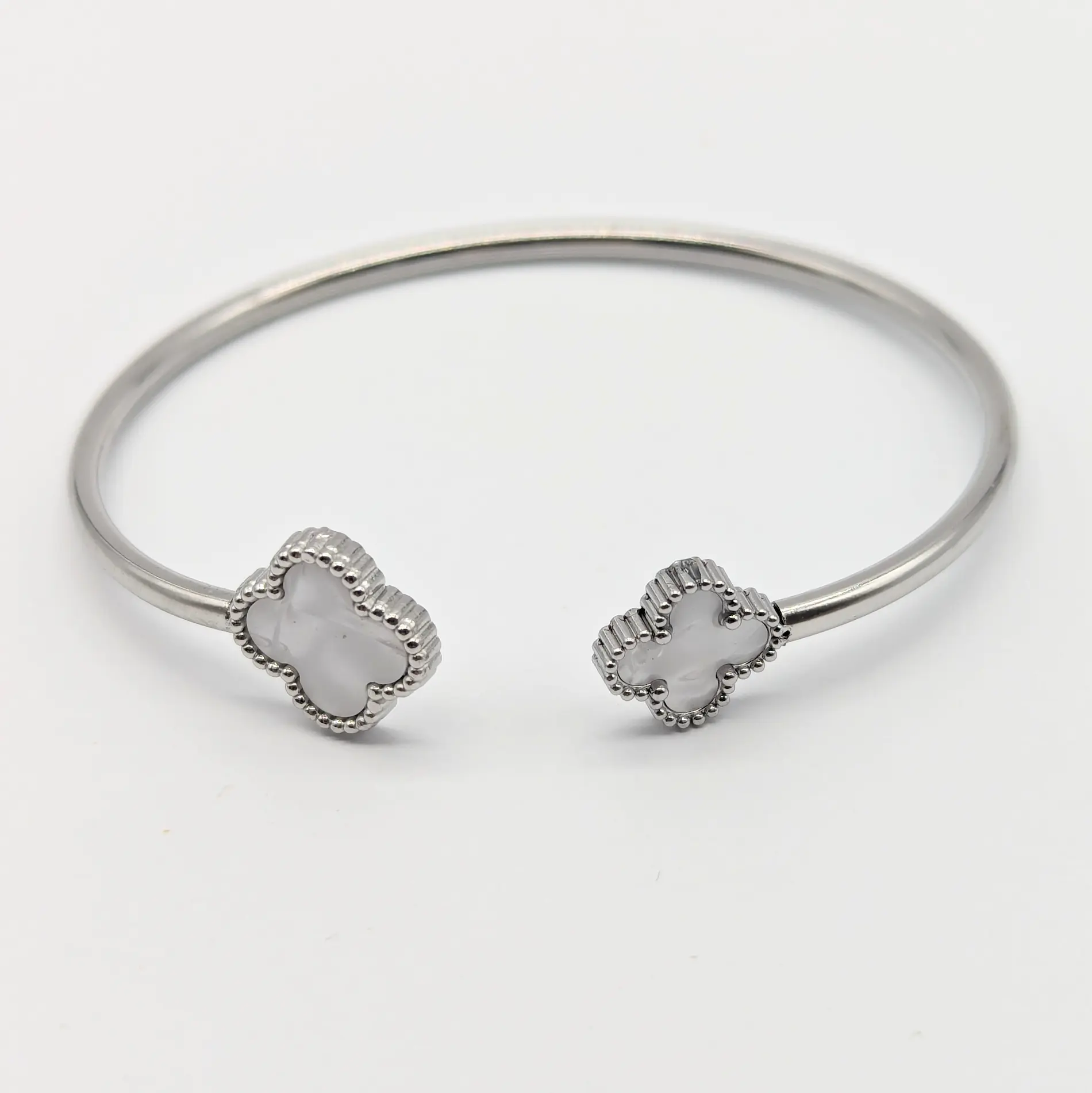 Браслет Родій “Клевер” регульований, з білою вставкою (жорстка модель)