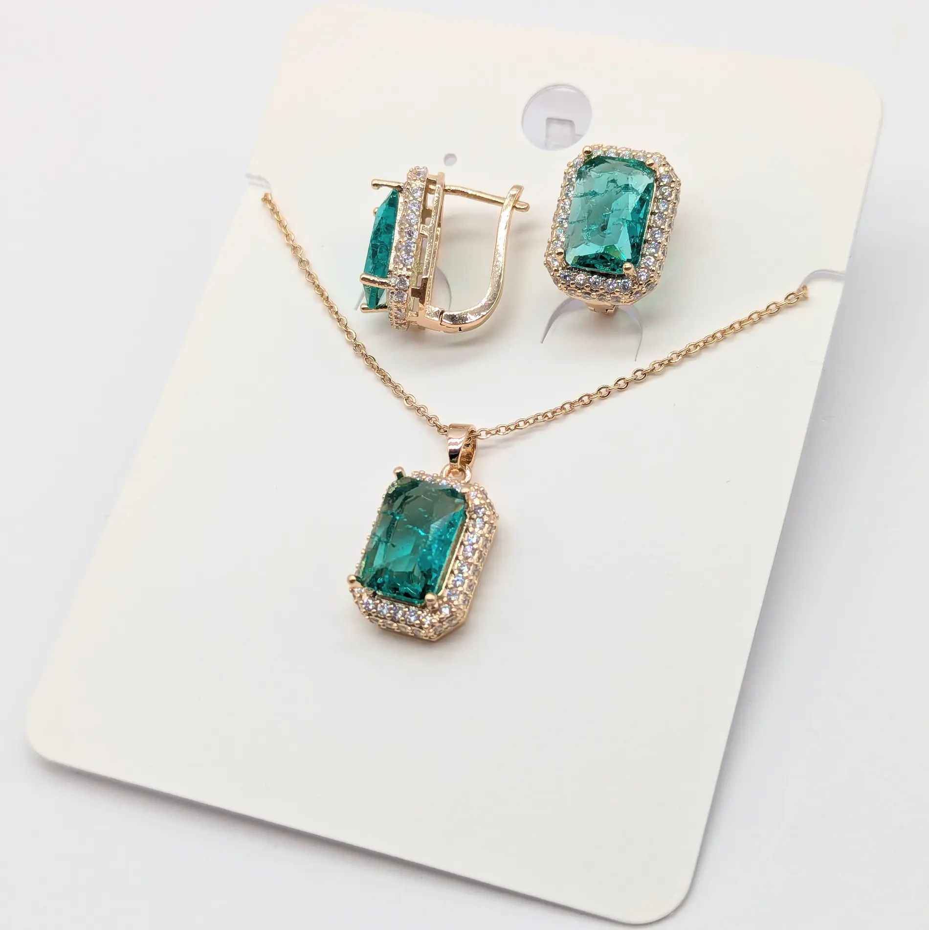 Набір позолота 18К “Емеральд Люкс” з зеленим кристалом, довжина ланцюжка 40+5 см