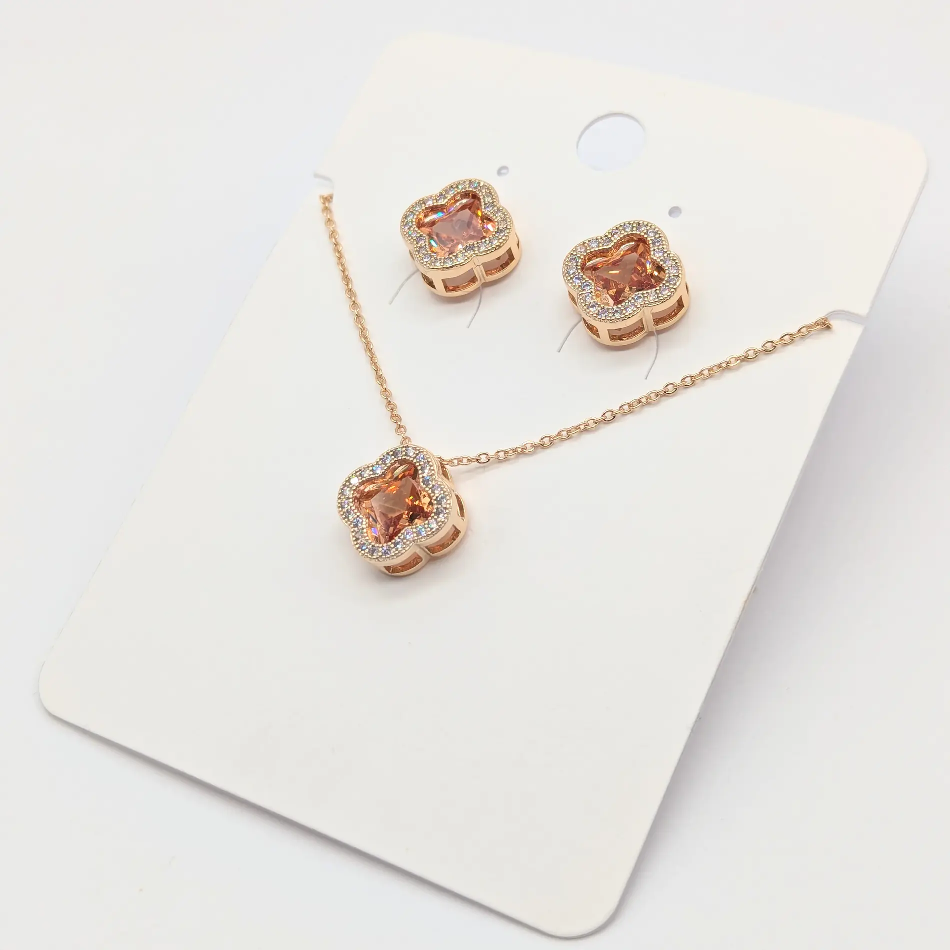 Набір позолота 18К “Розовий клер” з рожевими кристалами та цирконієм, ланцюжок 40+5 см